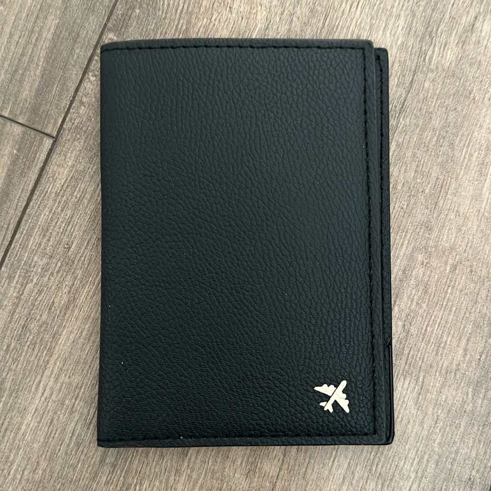 BEIS passport holder cover